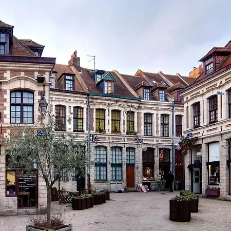 Centre - Nice, Cozy And Functional Ap. Apartment
